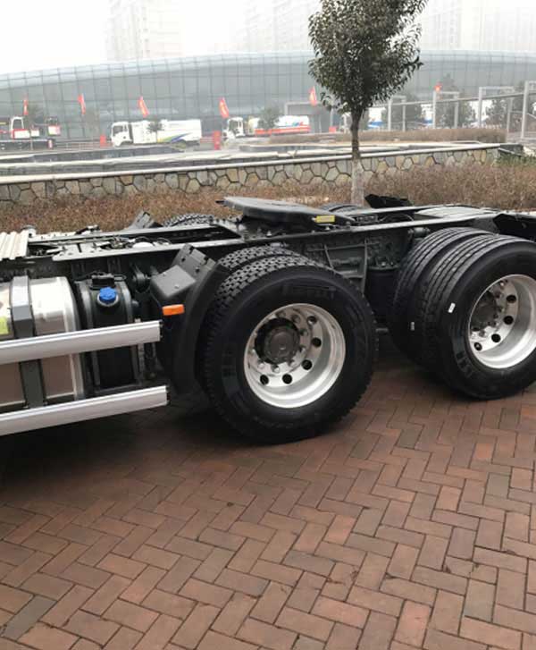LNG天然气牵引车