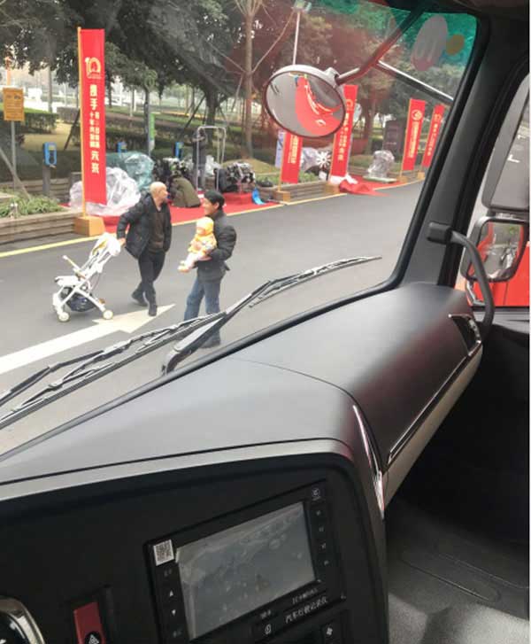 斯太尔牵引车