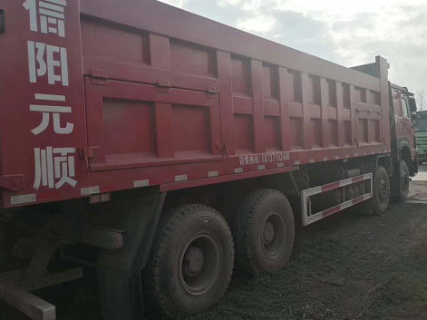 豪沃自卸车