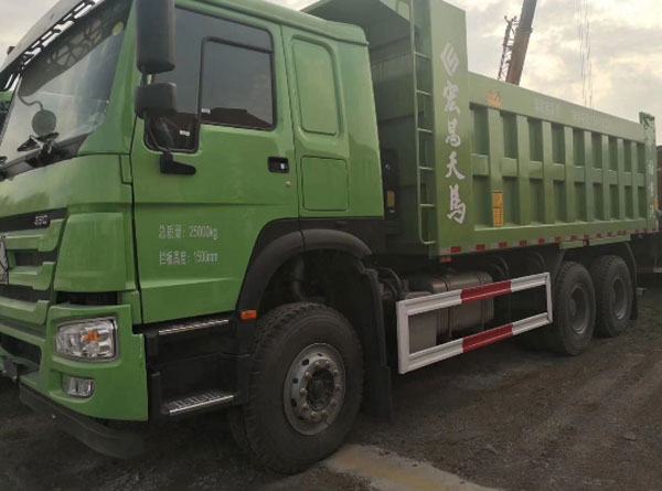 豪沃自卸车